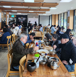 매장 내부 붐비는 풍경